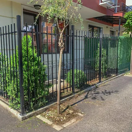 Green Gardens By Lmg